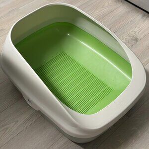 Tidy Cats Breeze Cat Litter Box System, one free litter pad